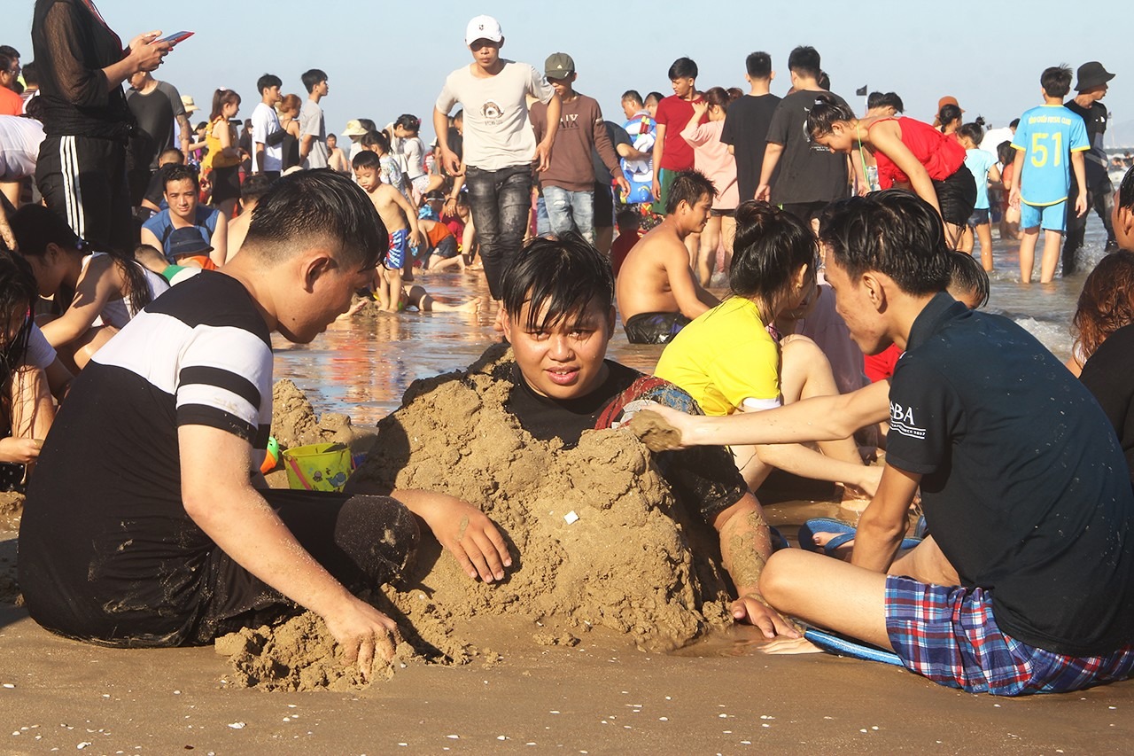 Biển Vũng Tàu động nghịt người những ngày tết nguyên đán3