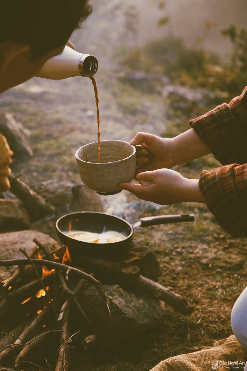 Chia sẻ kinh nghiệm cắm trại núi Lam Thành 6