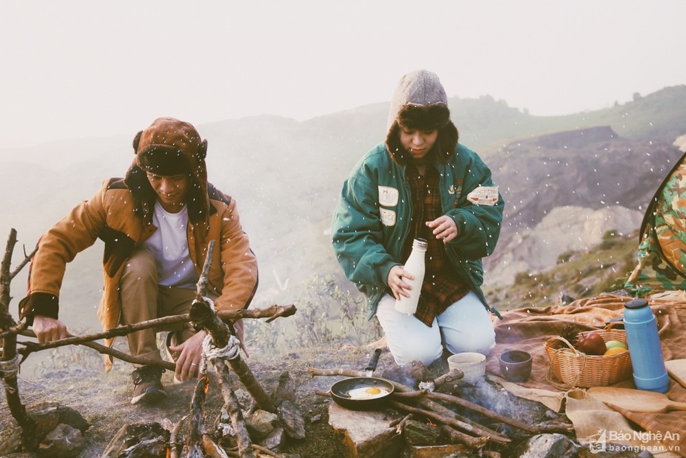 Chia sẻ kinh nghiệm cắm trại núi Lam Thành 9