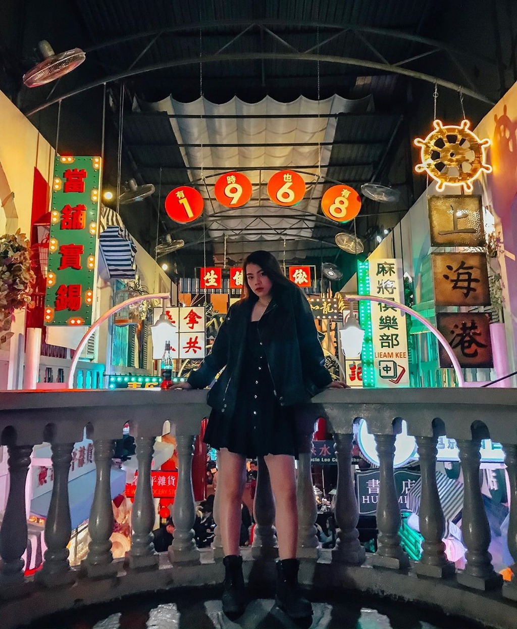 Giới trẻ Hà thành check-in cuồng nhiệt hẻm Hong Kong mới tại Hà Nội1