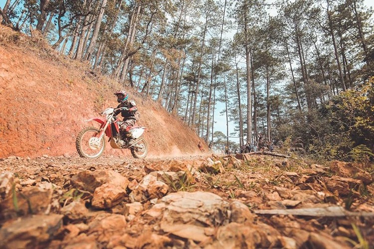 Hành trình chinh phục các cung đường bằng xe cào cào của biker Việt 1