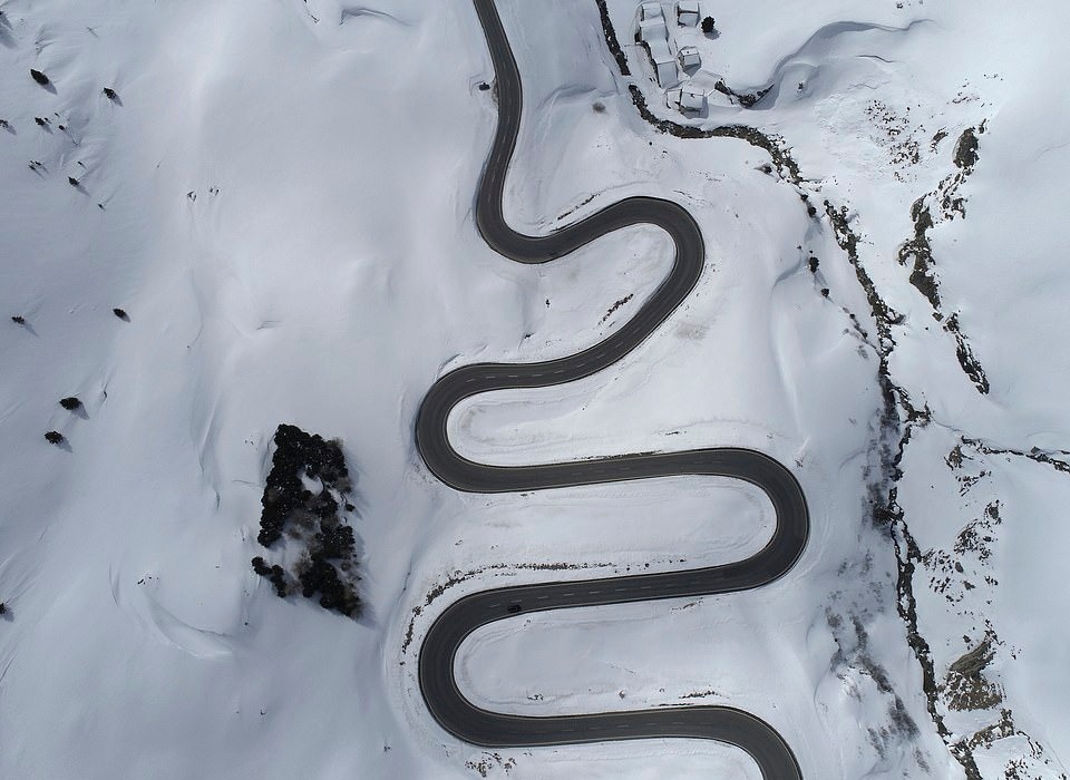 Hành trình khám phá và chiêm ngưỡng sự ngoạn mục của thiên nhiên trên dãy Alps1