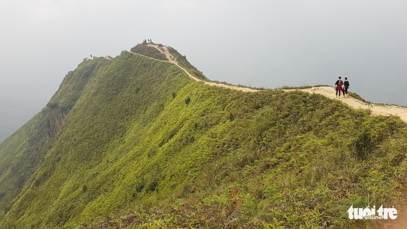 Hành trình săn mây trên "sống lưng khủng long" Chống Tra2