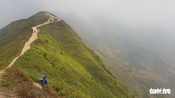 Hành trình săn mây trên "sống lưng khủng long" Chống Tra3