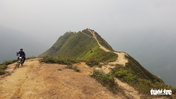 Hành trình săn mây trên "sống lưng khủng long" Chống Tra4