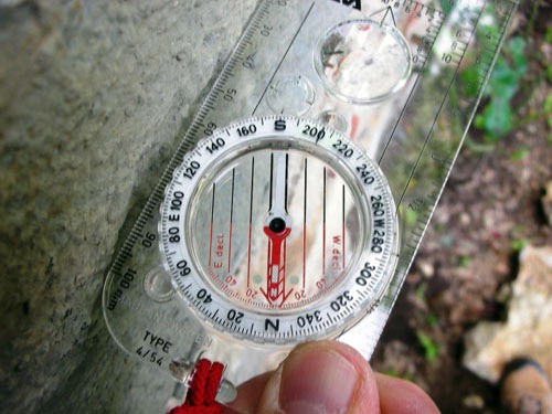 Hướng dẫn chi tiết cách sử dụng la bàn để xem hướng nhà 3