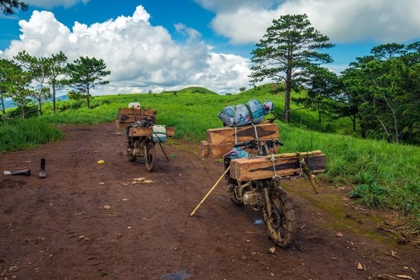 Khám phá cung đường trekking đẹp nhất Việt Nam mùa cỏ cháy3