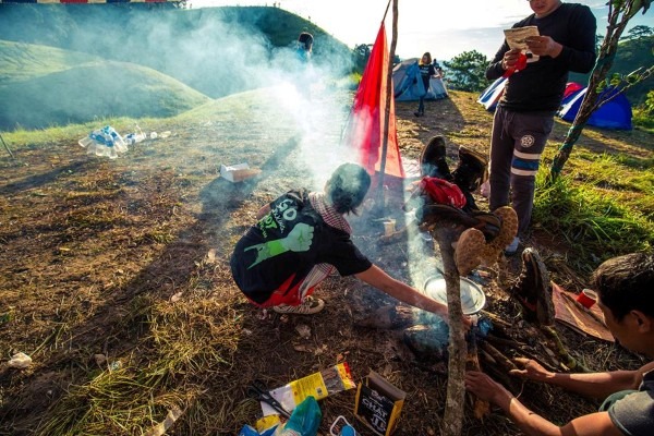 Khám phá cung đường trekking đẹp nhất Việt Nam mùa cỏ cháy9