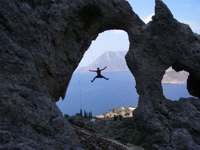 Những trợ thủ đắc lực khi đi leo núi mà bạn cần biết10