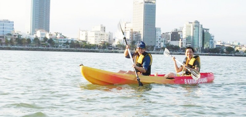 Thú chơi thuyền Kayak của giới nhà giàu ven sông 2