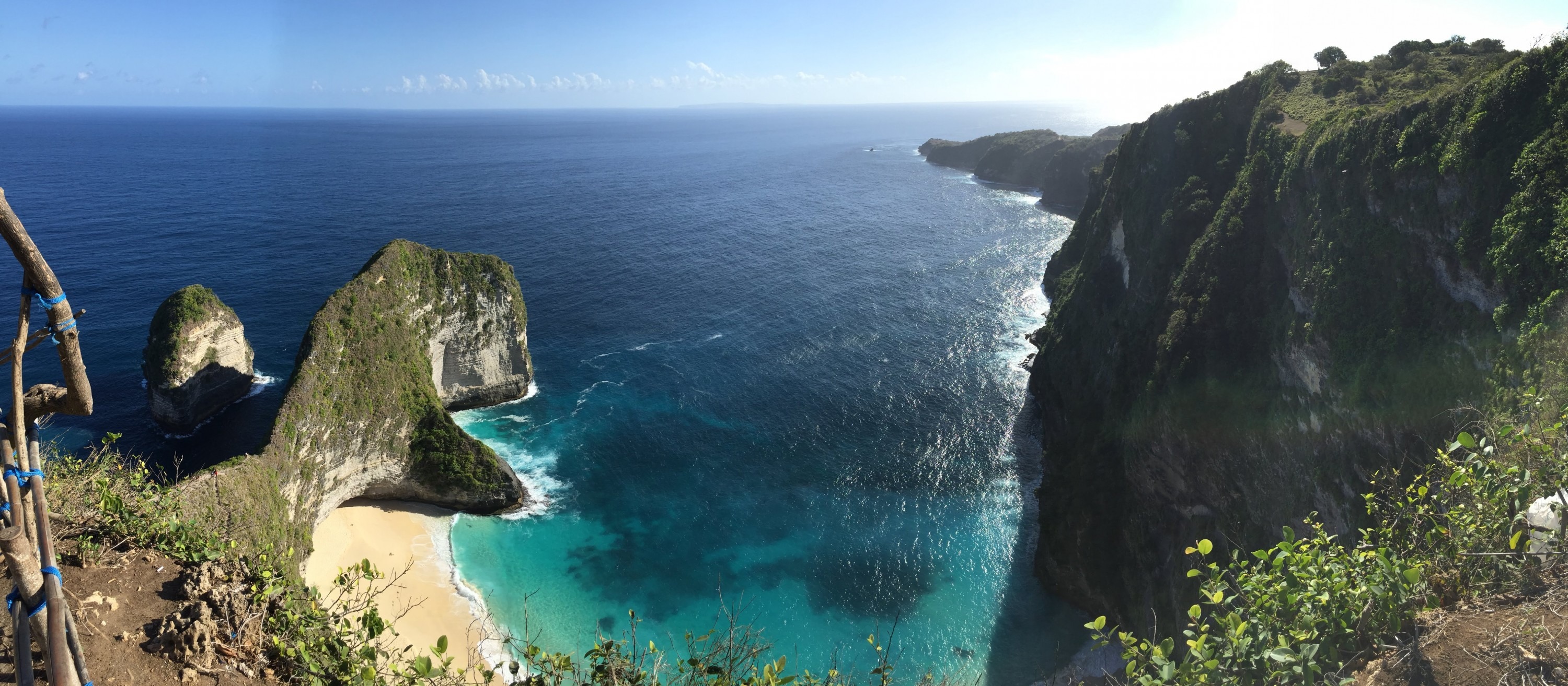 Trèo lên lưng "khủng long" tại thiên đường du lịch Bali1