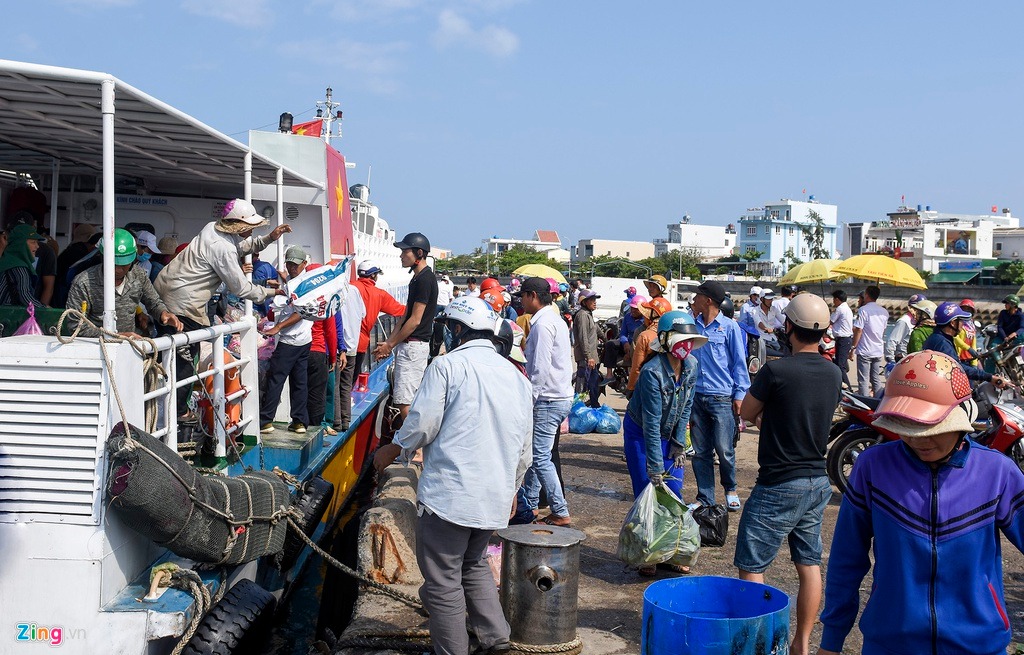 Trong dịch Corona - Du khách tấp nập đến đảo Lý Sơn, Quảng Ngãi 5