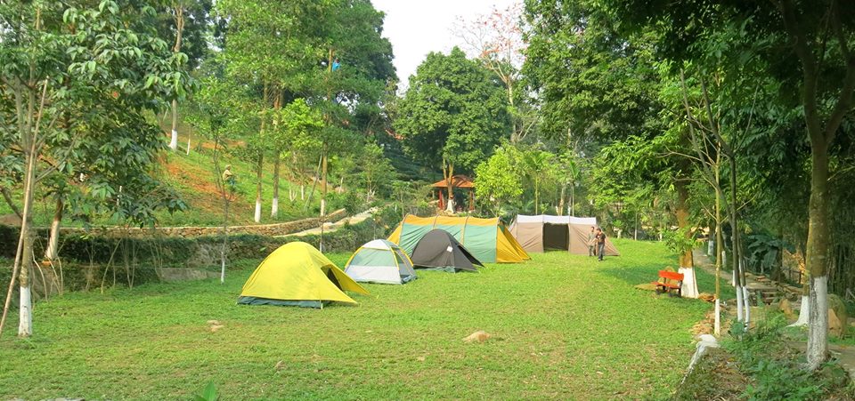 8-dia-diem-cam-trai-quanh-ha-noi-cho-dip-8-3-nay