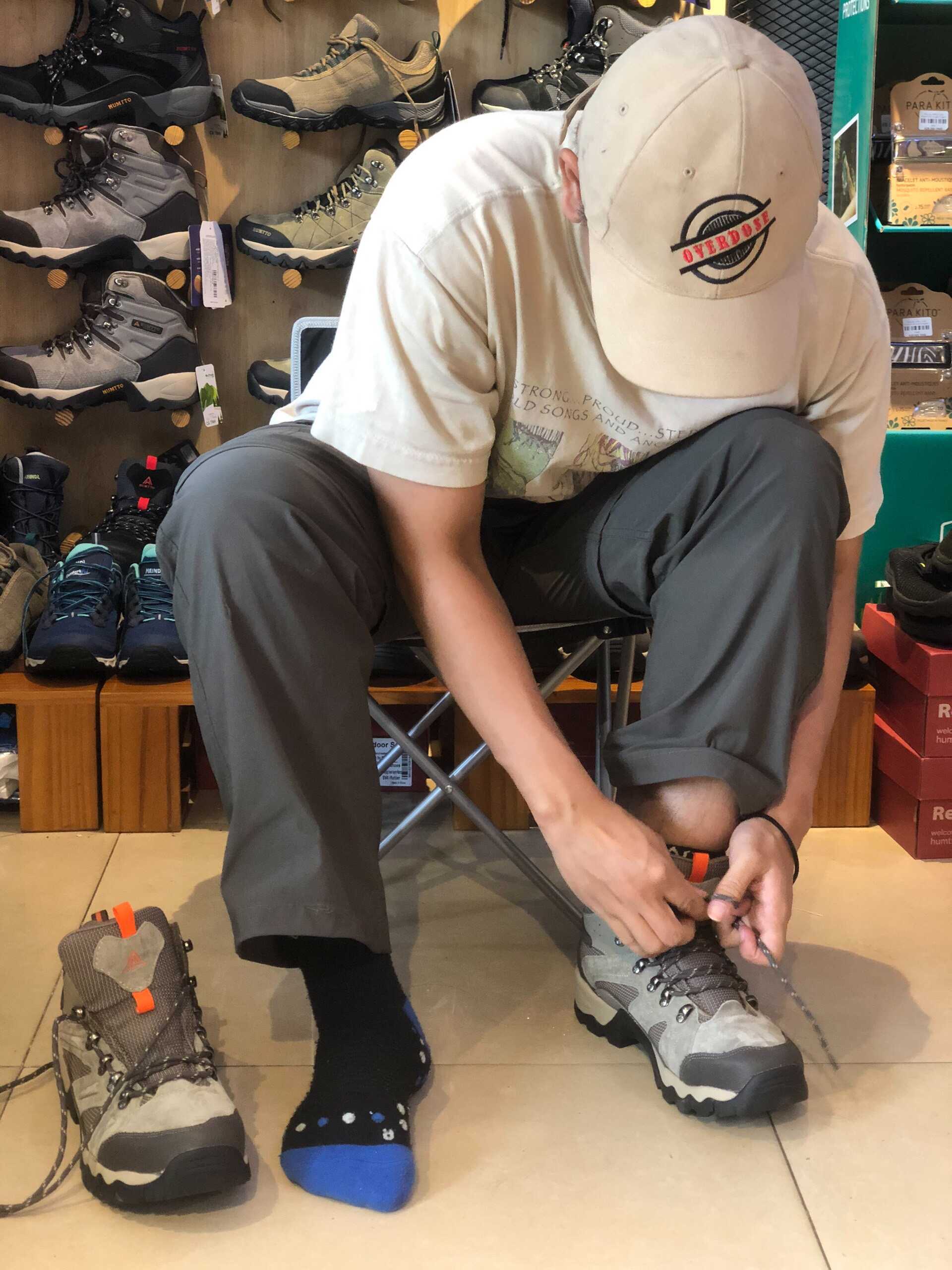 review-giay-leo-nui-co-cao-humtto-trekking-sneakers-210696a-2
