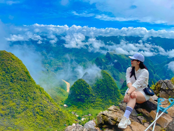 Cô gái khuyết một chân ở Gia Lai vượt nghìn km chinh phục địa đầu Tổ quốc - 10