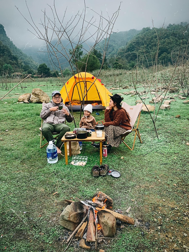 Nếu muốn thử Camping mà chưa biết chọn nơi nào để cắm lều thì đây là những địa điểm vừa hot lại đẹp từ Nam ra Bắc phải thử đến 1 lần - Ảnh 15.