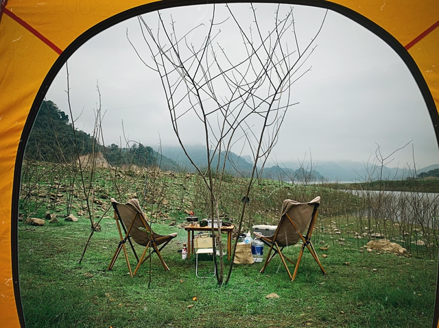 Nếu muốn thử Camping mà chưa biết chọn nơi nào để cắm lều thì đây là những địa điểm vừa hot lại đẹp từ Nam ra Bắc phải thử đến 1 lần - Ảnh 16.